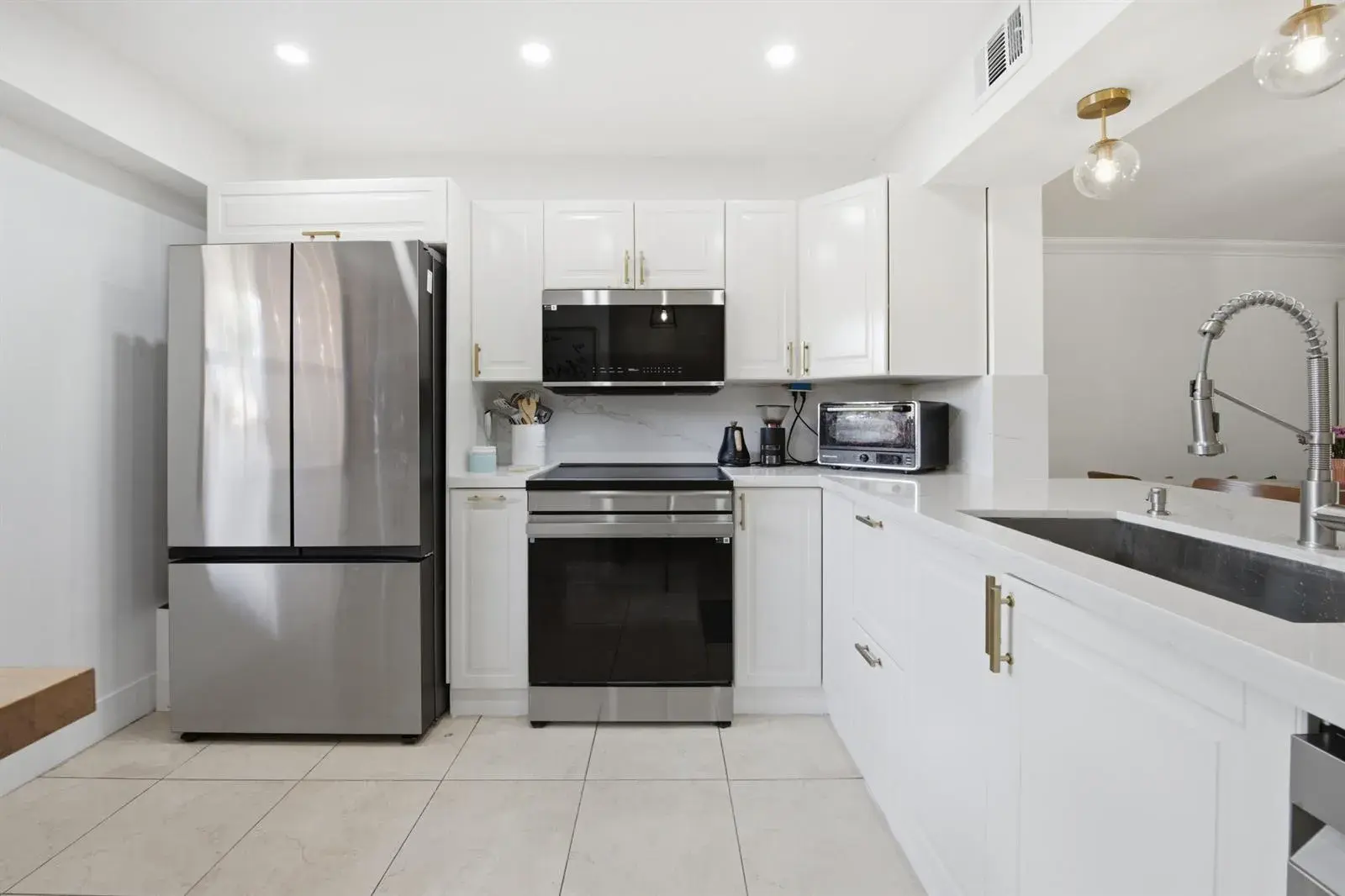 371 W Park Drive # 17, Miami FL 33172