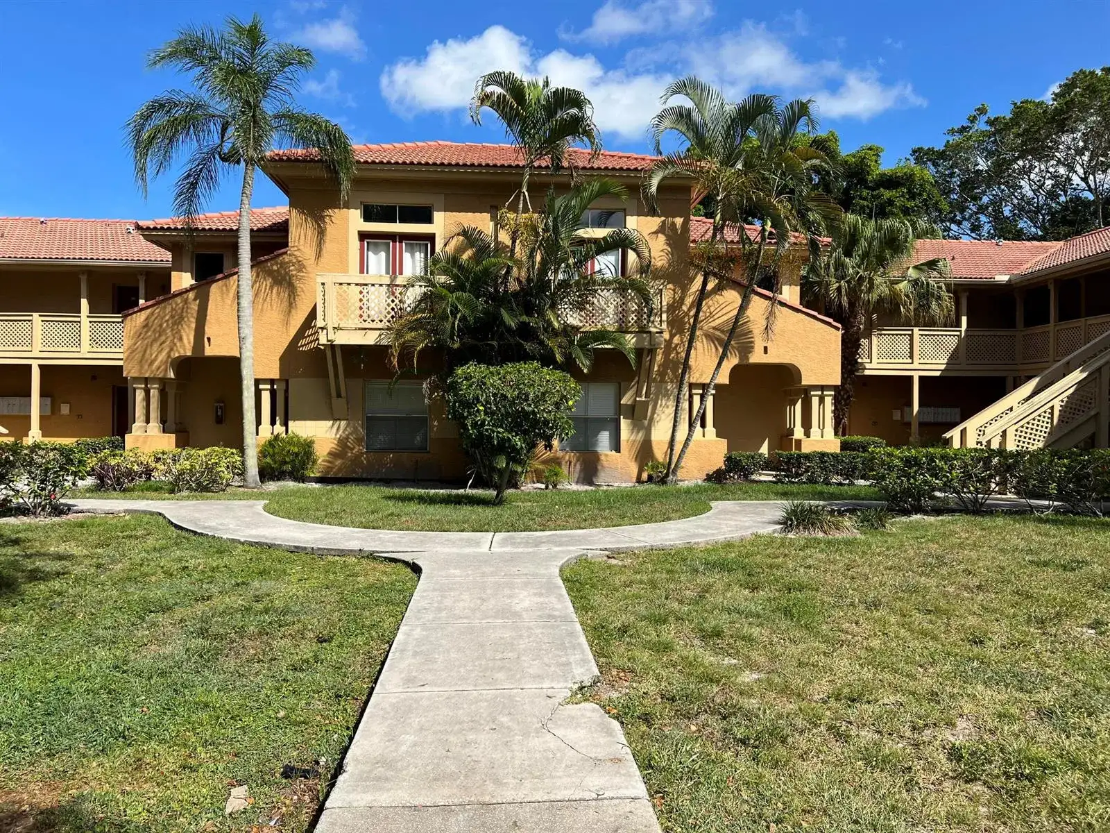 4751 Via Palm Lakes # 416, West Palm Beach FL 33417 photo 2