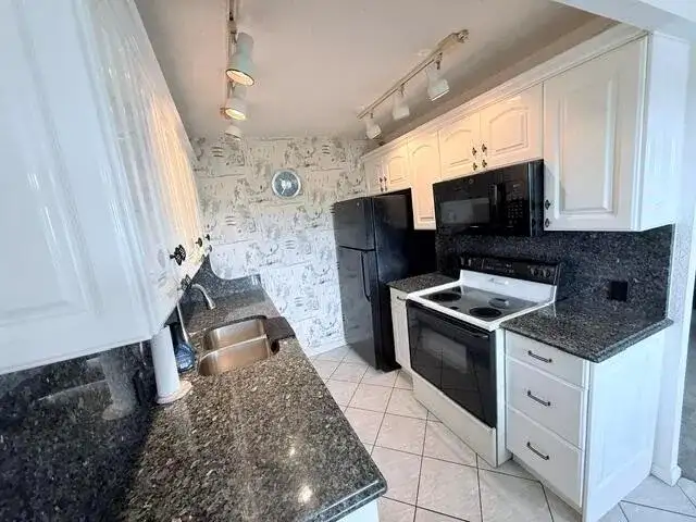 4065 Harwood E, Deerfield Beach FL 33442 photo 2