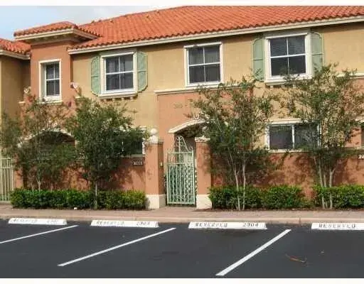 765 SW 107th Avenue # 2303, Pembroke Pines FL 33025