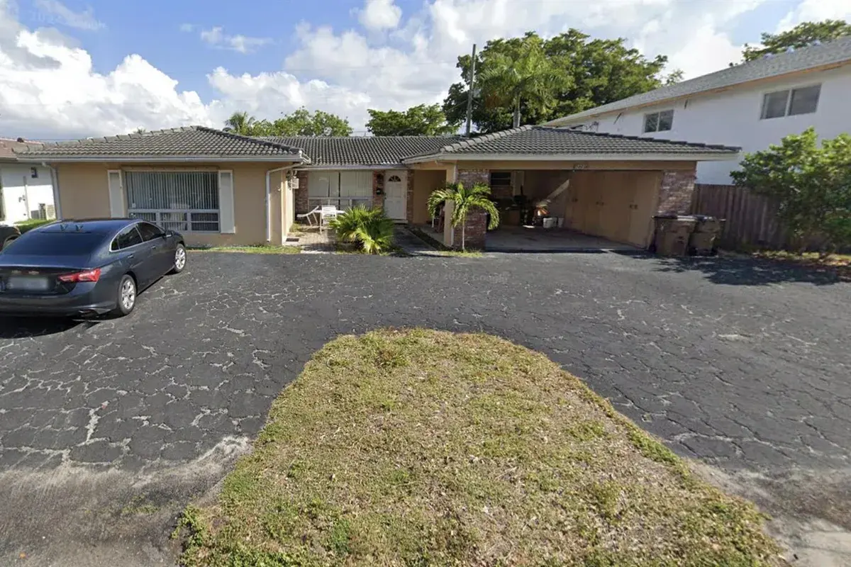 1421 SE 4th Street, Deerfield Beach FL 33441