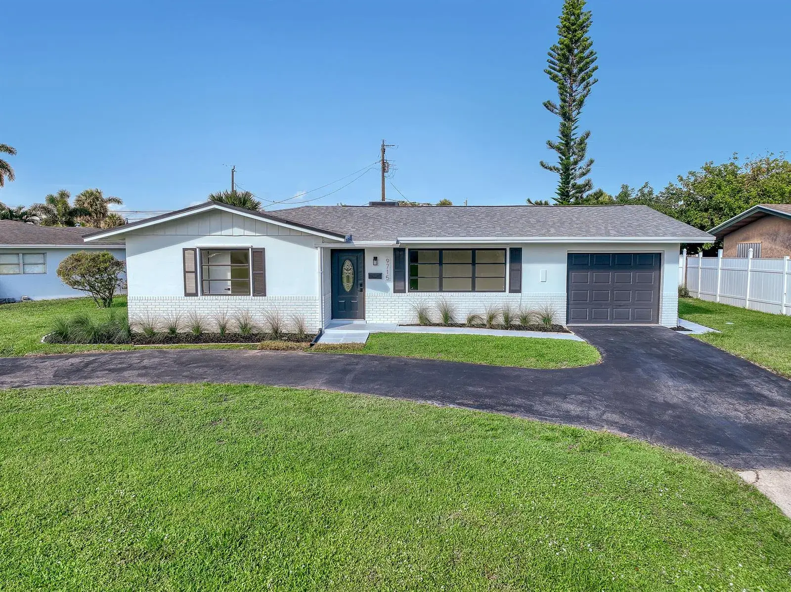 9715 Dahlia Avenue, Palm Beach Gardens FL 33410