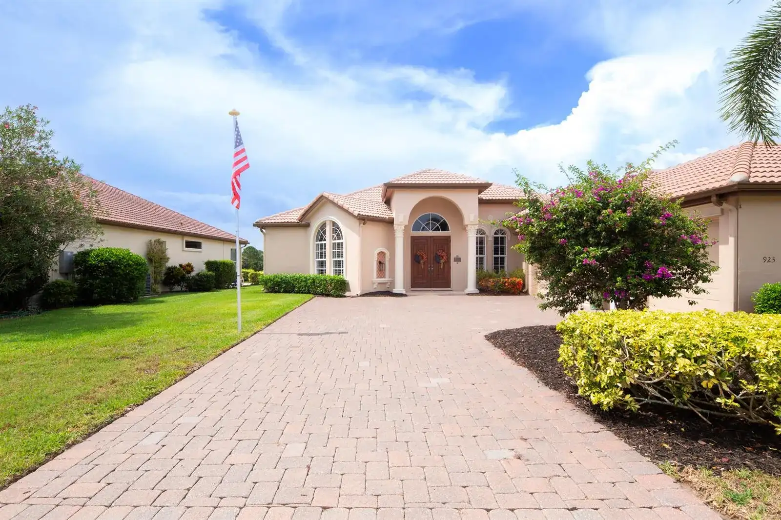 923 SW Grand Reserves Boulevard, Port St. Lucie FL 34986 photo 2