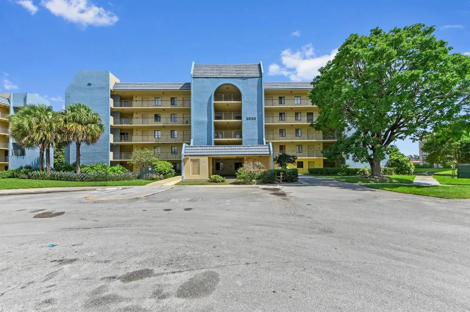 2828 Tennis Club Drive # 202, West Palm Beach FL 33417