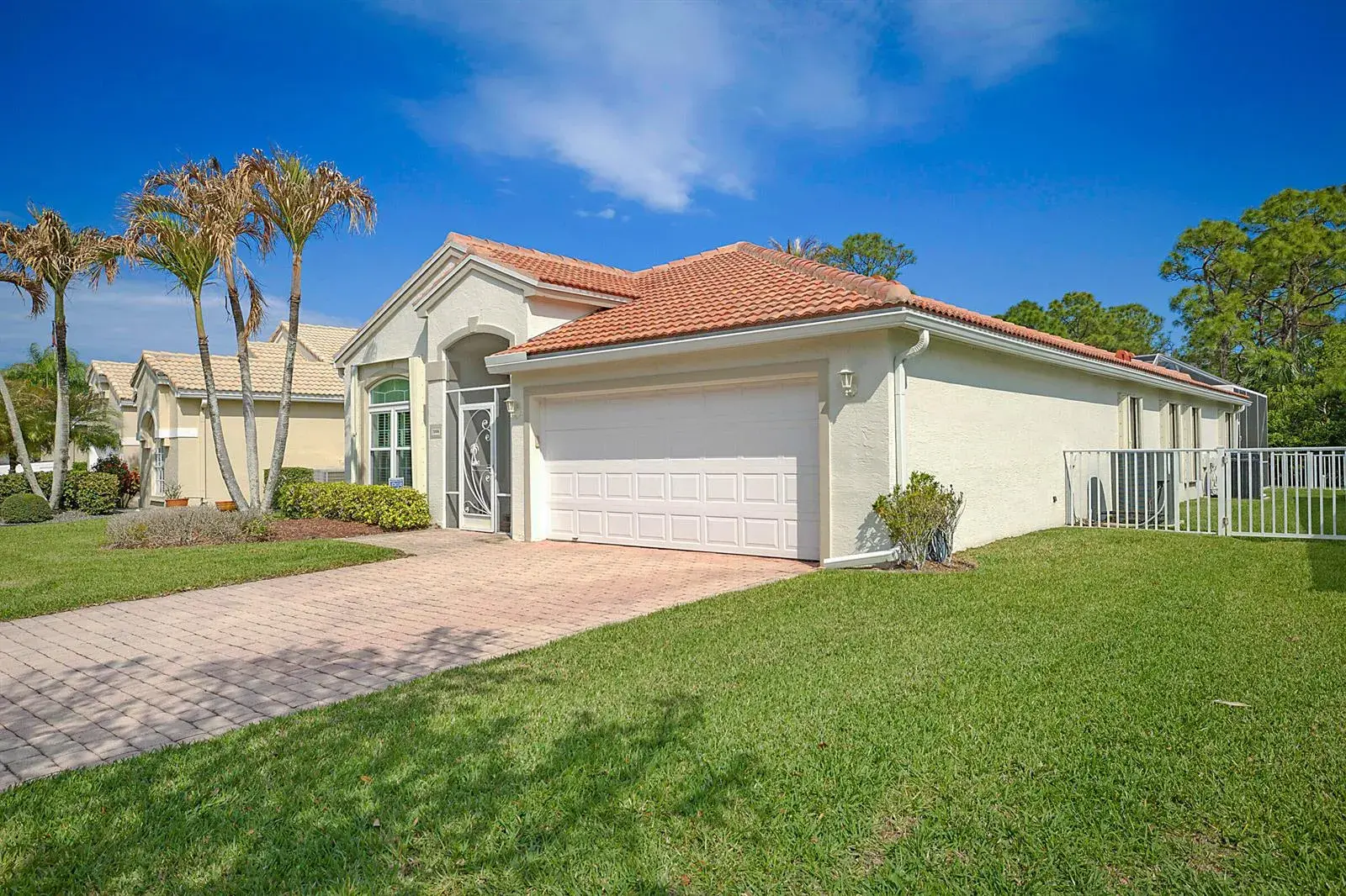 7004 SE Twin Oaks Circle, Stuart FL 34997