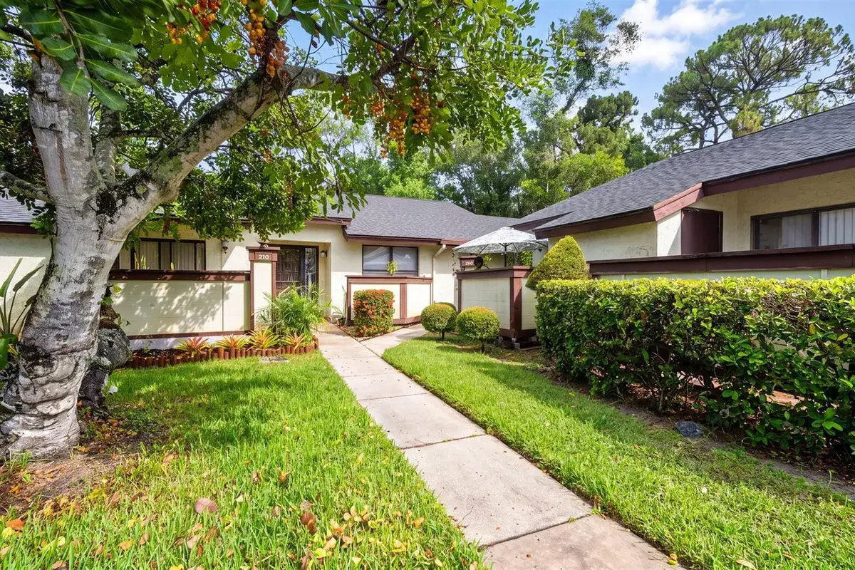 291 Amber Court, Royal Palm Beach FL 33411