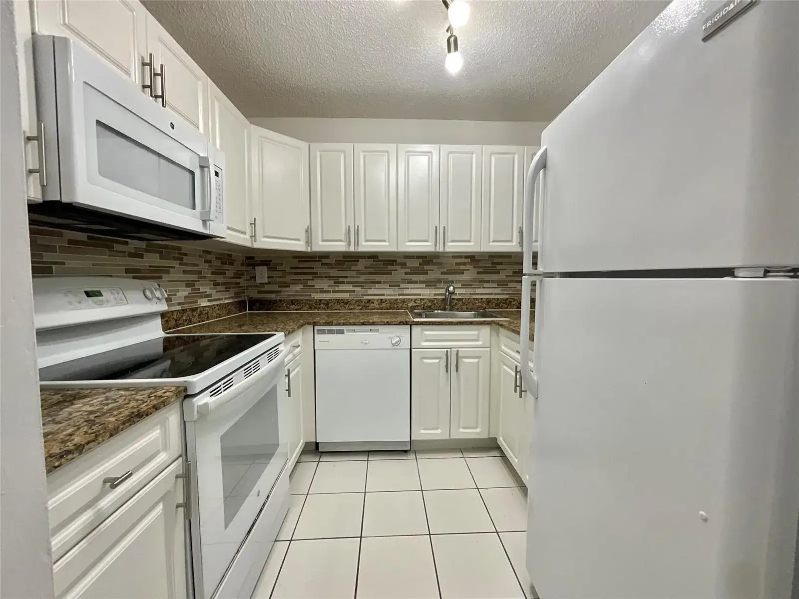 9517 Fontainebleau Boulevard # 506, Miami FL 33172