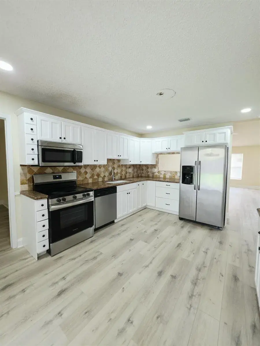 5447 Twin Oakes Road, FL 33463