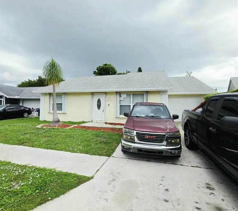 5447 Twin Oakes Road, FL 33463