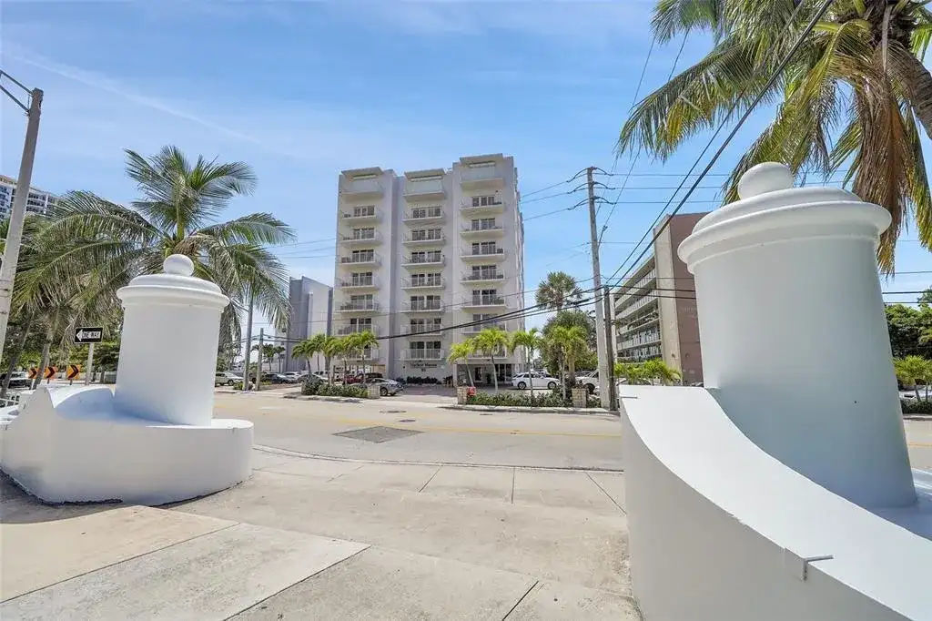 95 N Birch Road # 301, Fort Lauderdale FL 33304 photo 2