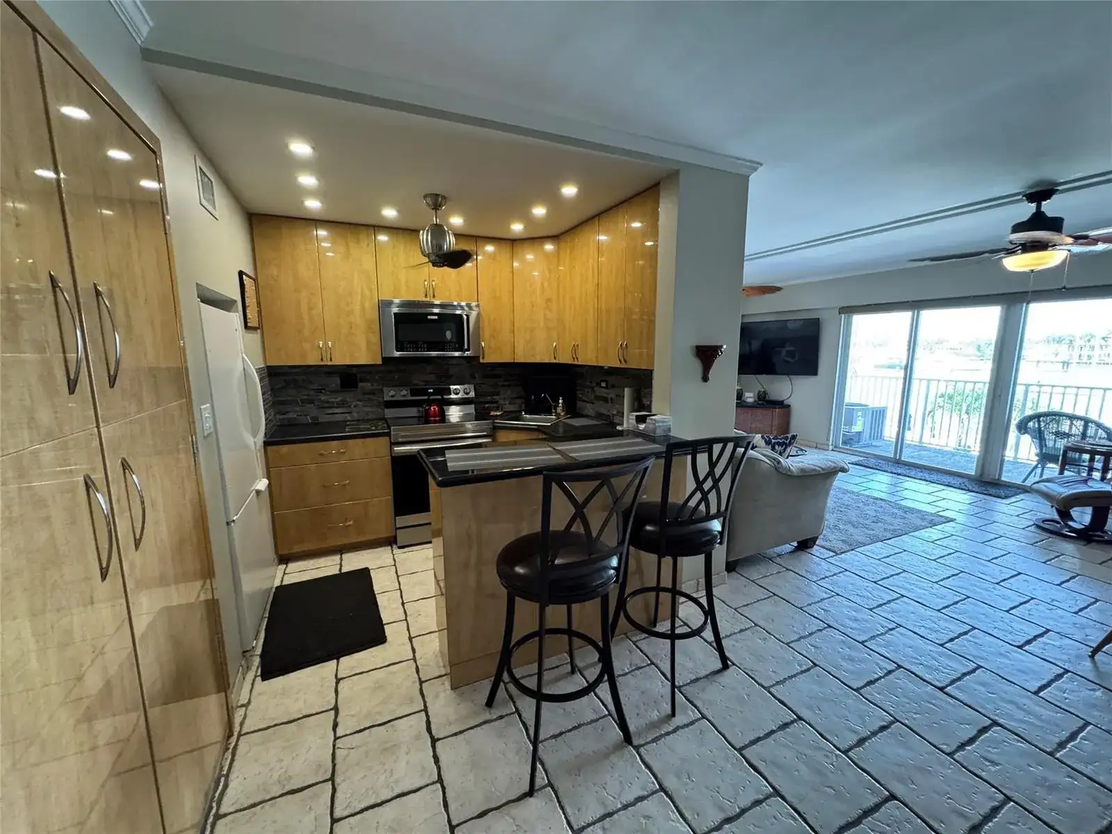 95 N Birch Road # 301, Fort Lauderdale FL 33304 photo 3
