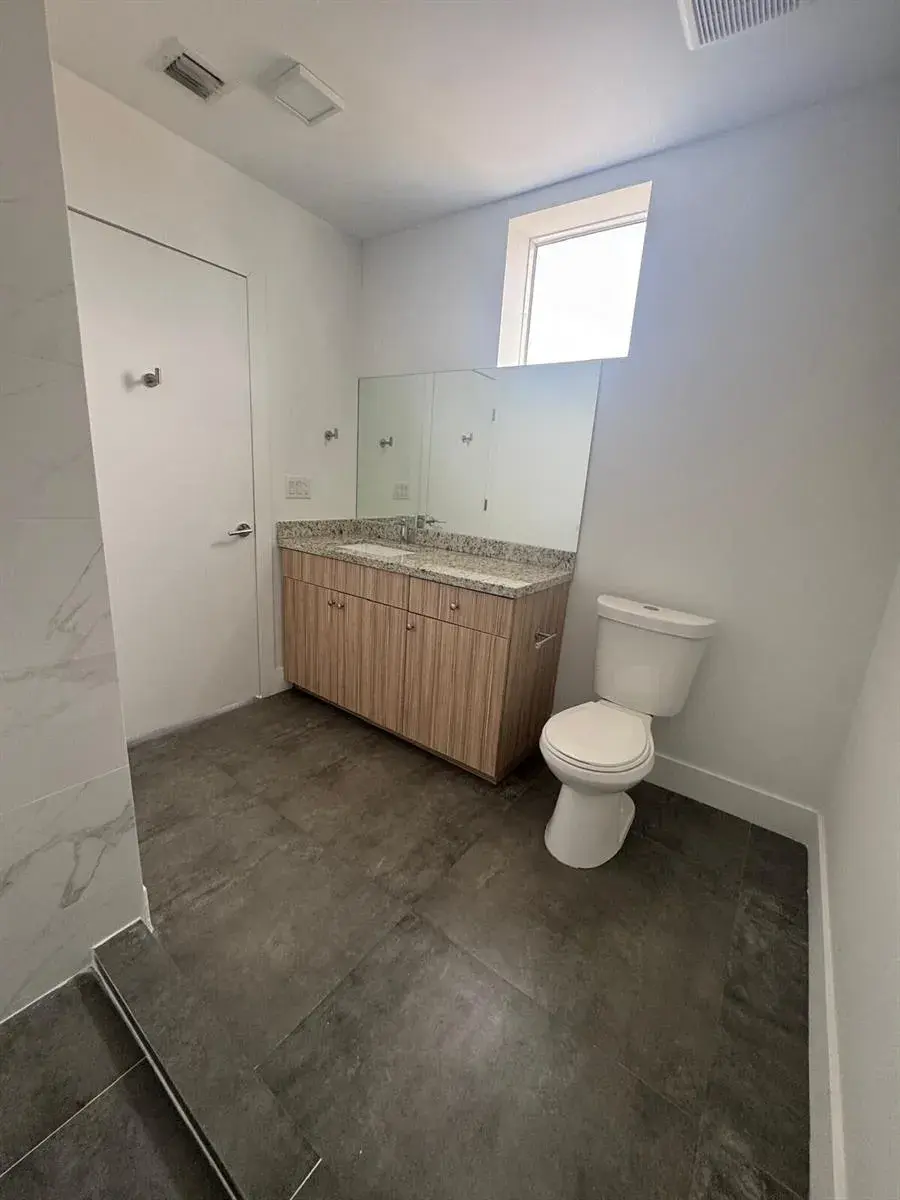 2010 SW 25th Terrace # 305, Miami FL 33133