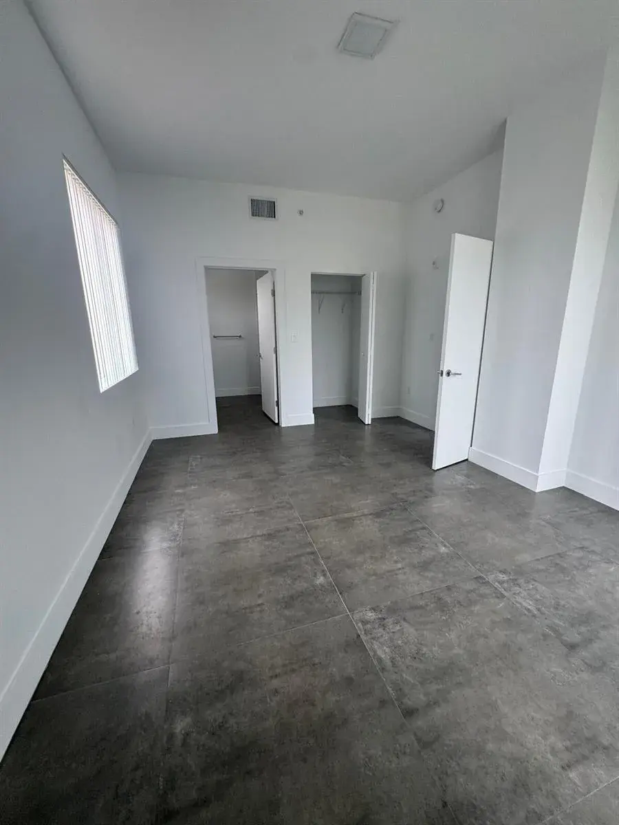 2010 SW 25th Terrace # 305, Miami FL 33133