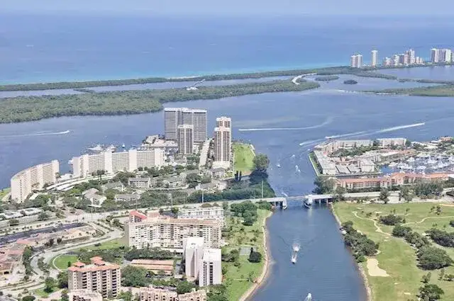 108 Lakeshore Drive # 141, North Palm Beach FL 33408