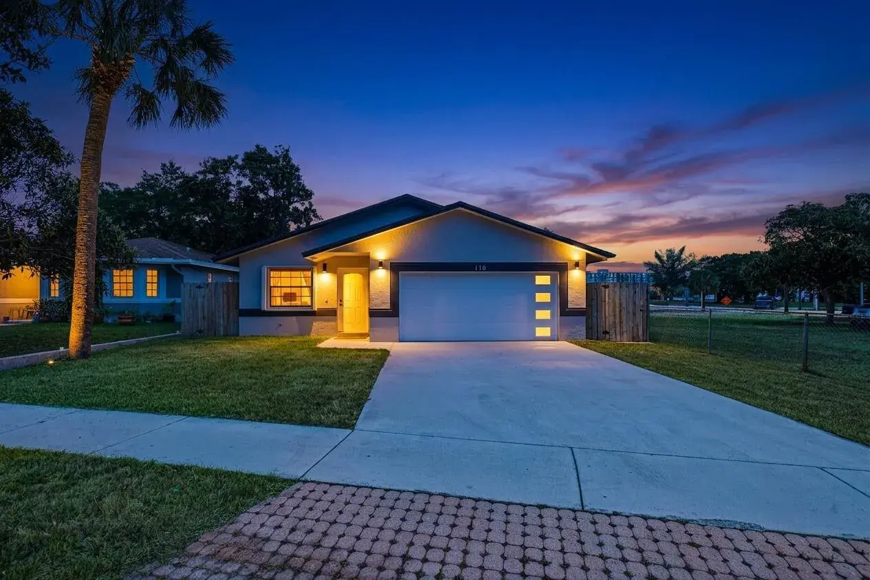 110 NW 6th Avenue, Dania Beach FL 33004