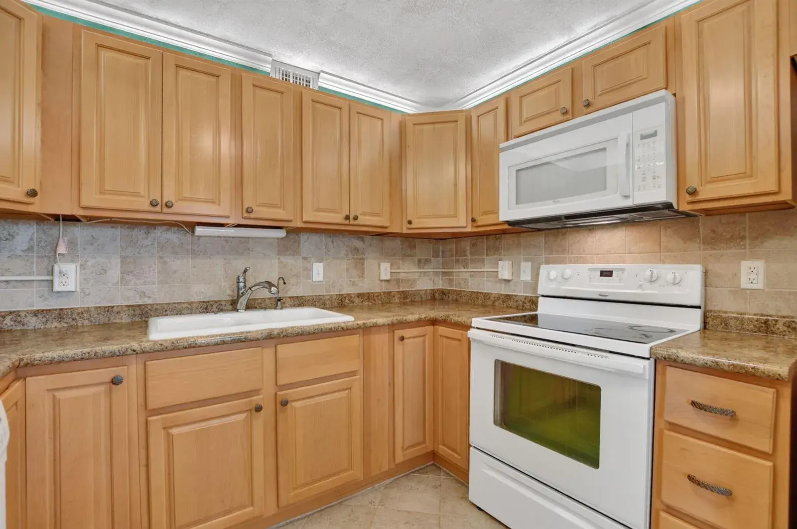 2049 Ventnor O Crescent # 2049, Deerfield Beach FL 33442