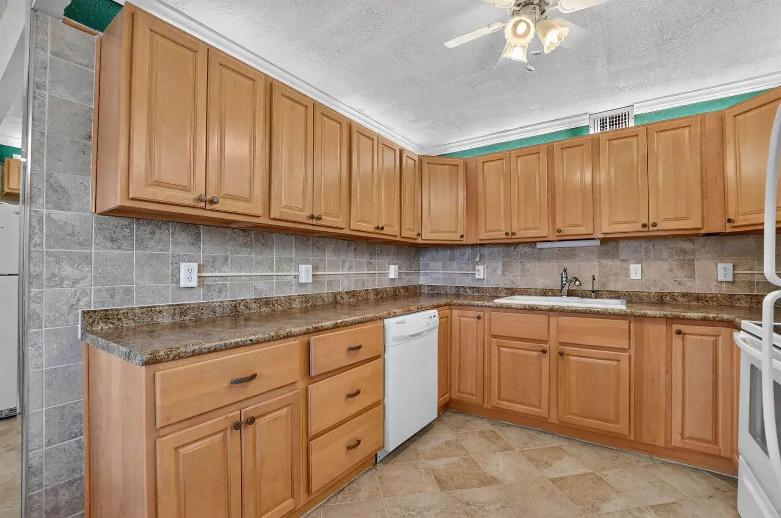 2049 Ventnor O Crescent # 2049, Deerfield Beach FL 33442 photo 5
