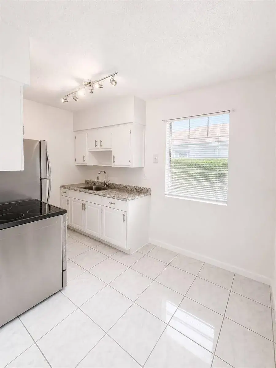 650 SW 15th Avenue # 10, Fort Lauderdale FL 33312