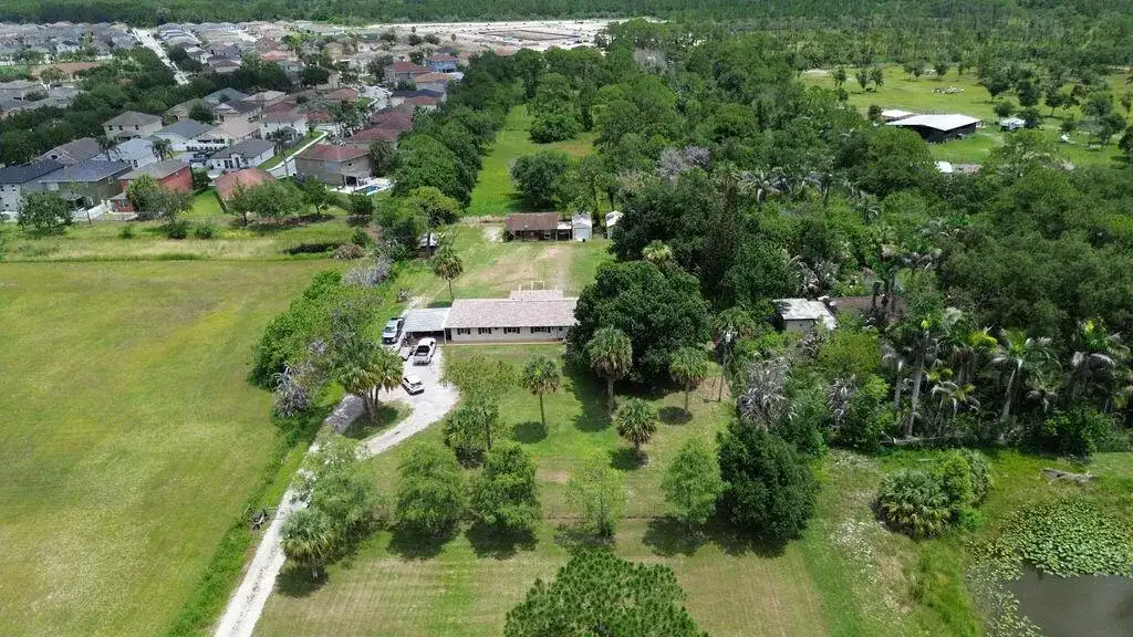 9302 Orange Avenue, Fort Pierce FL 34945 photo 4