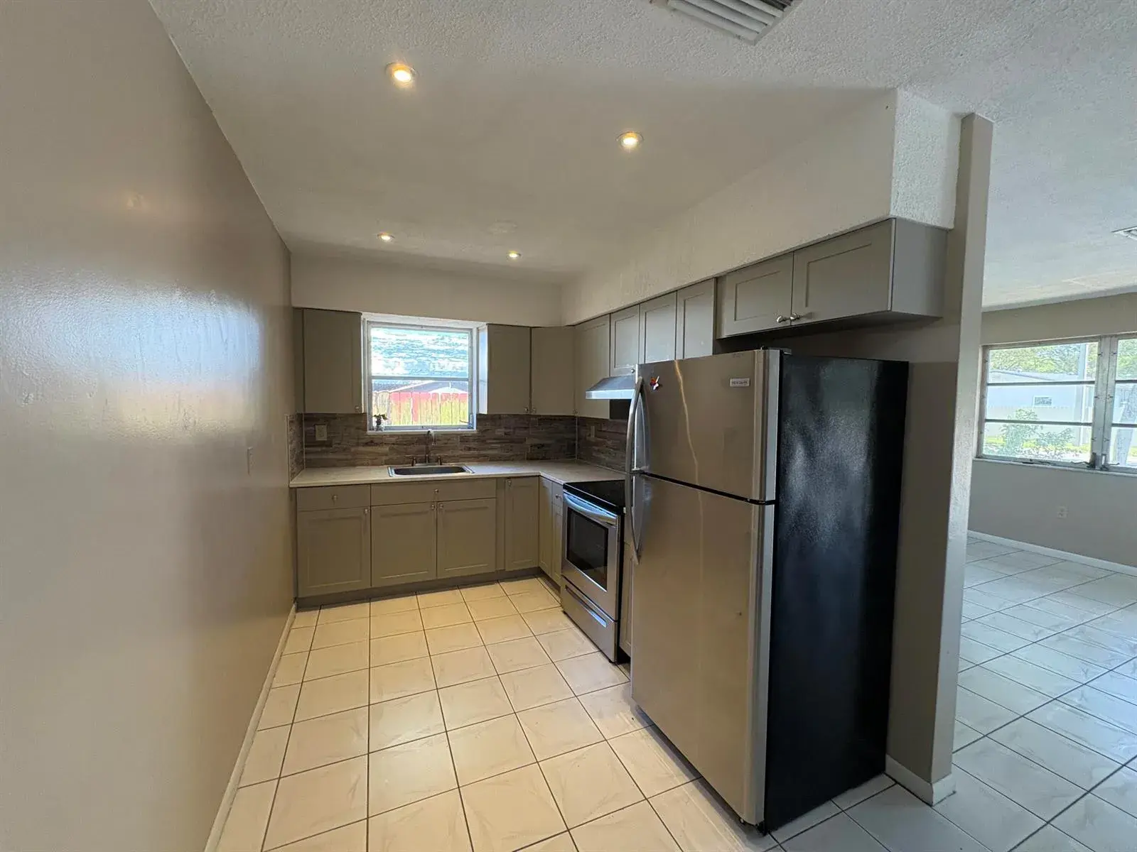 6111 SW 31st Street, Miramar FL 33023