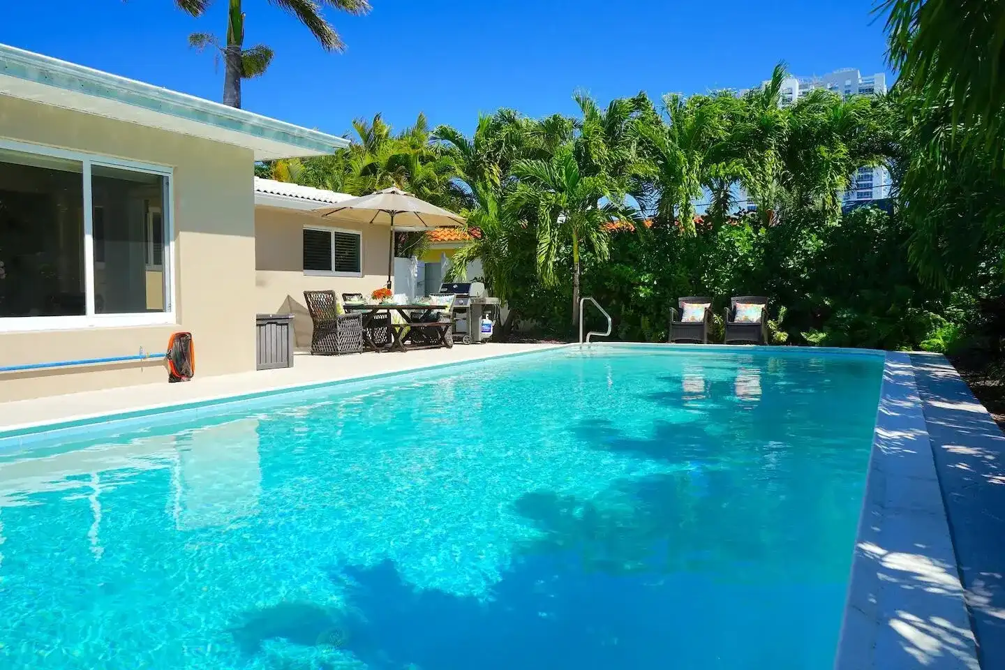 2060 Coco Palm Place, Lauderdale By The Sea FL 33062