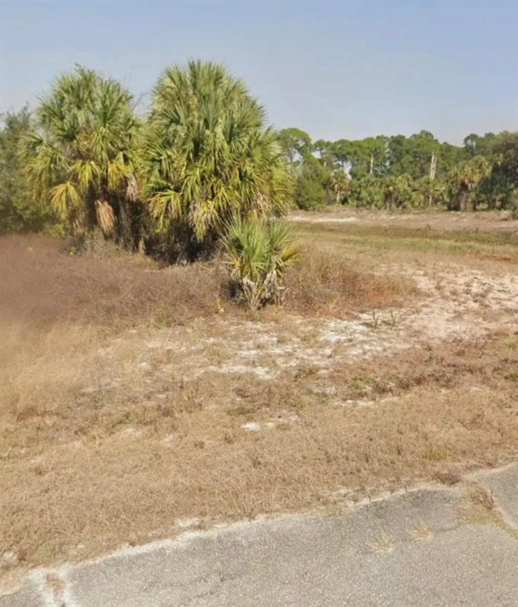 248 Manhattan Avenue, FL 33935 photo 2