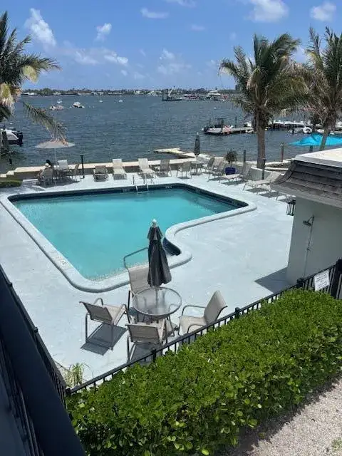 4700 N Flagler Drive # 207, West Palm Beach FL 33407