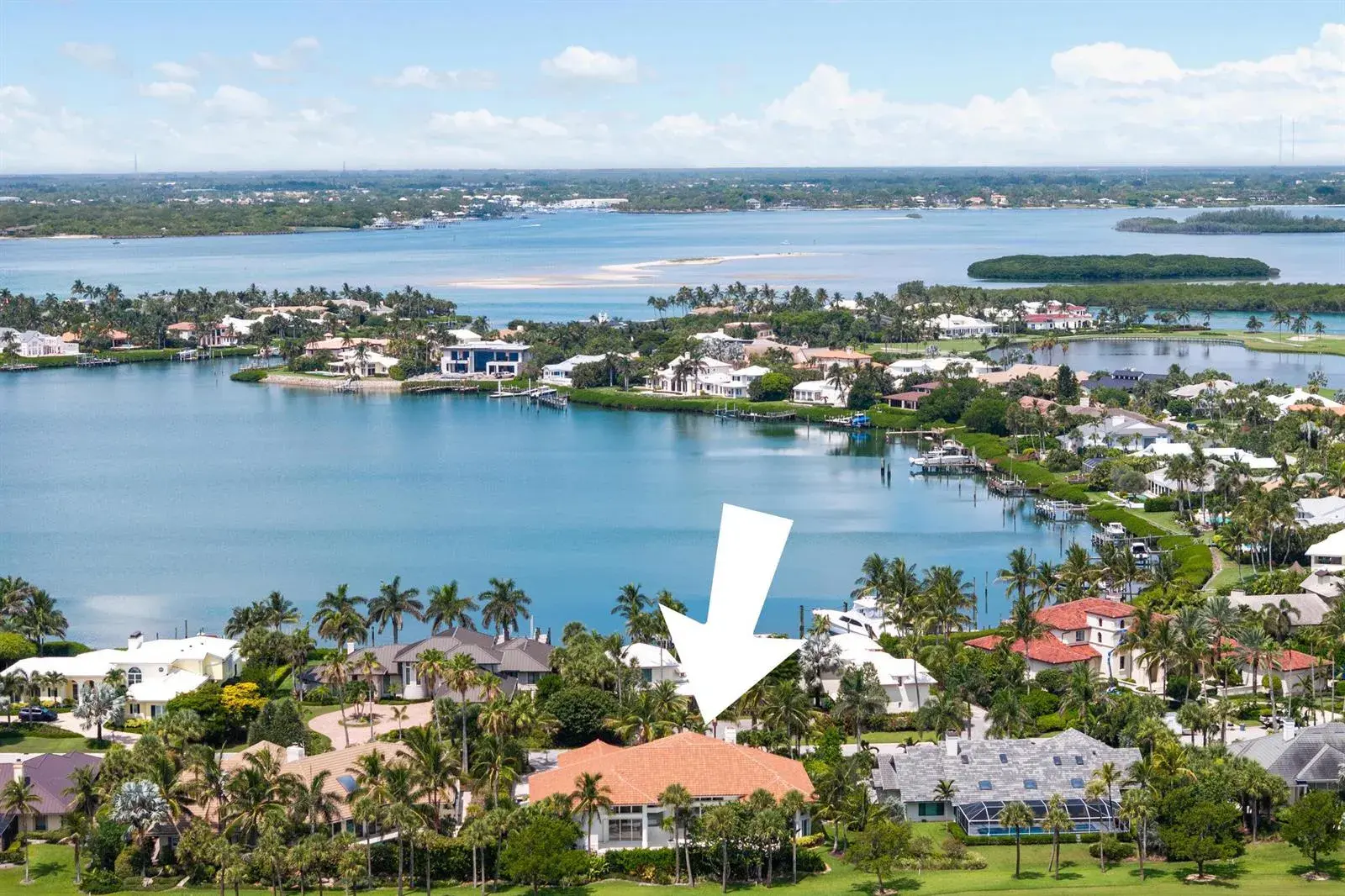 6841 SE Harbor Circle, Hutchinson Island FL 34996