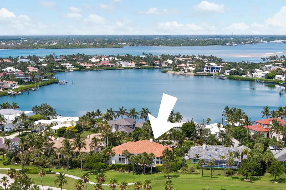 6841 SE Harbor Circle, Hutchinson Island FL 34996