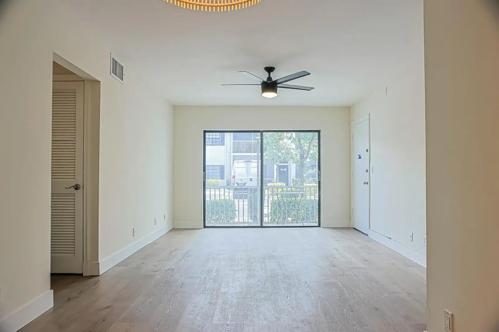 130 Cypress Club Drive # 309, Pompano Beach FL 33060 photo 4
