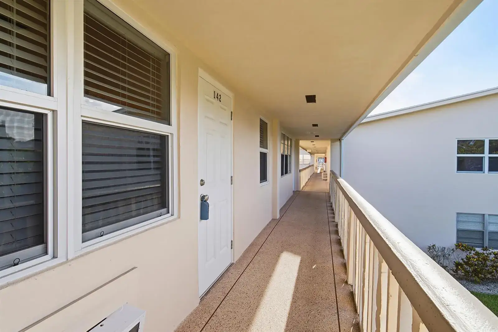 142 Norwich F, West Palm Beach FL 33417 photo 4