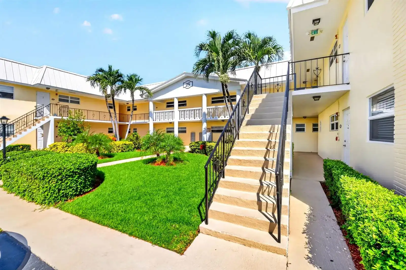 25 Colonial Club Drive # 205, Boynton Beach FL 33435