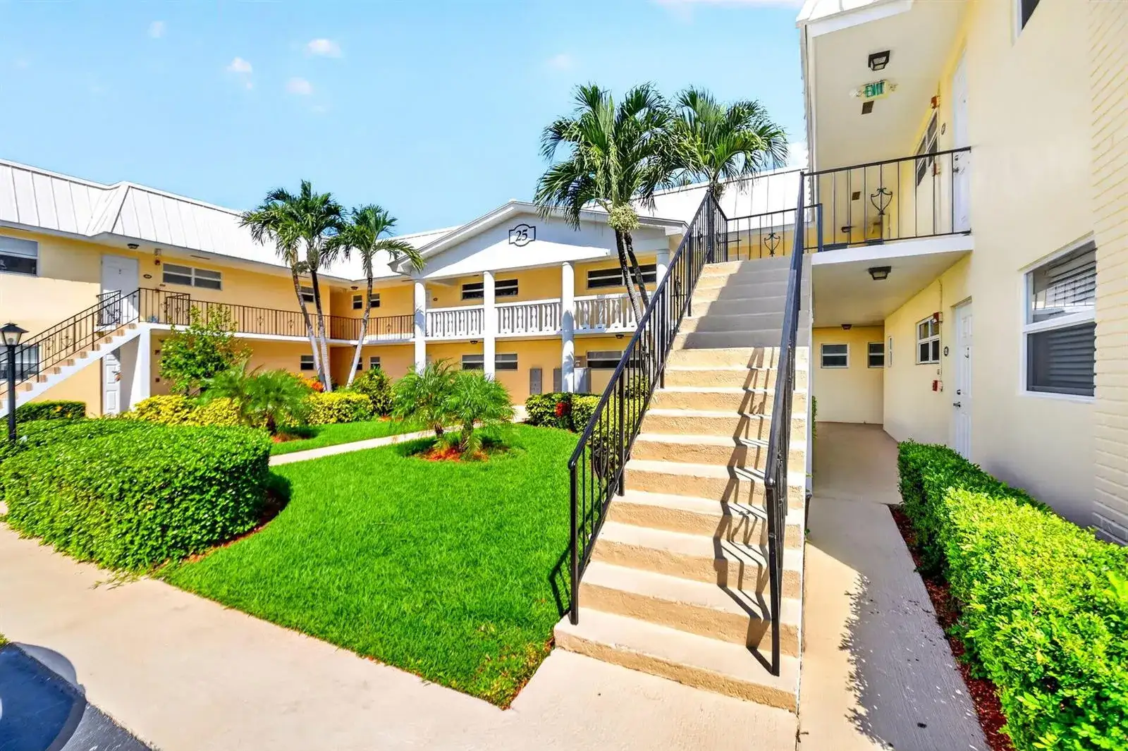 25 Colonial Club Drive # 205, Boynton Beach FL 33435