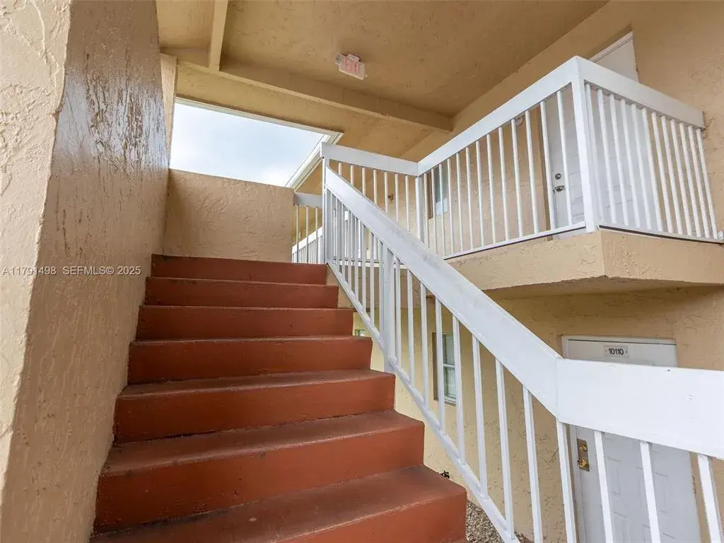 10106 Twin Lakes Drive Unit 4, Coral Springs FL 33071