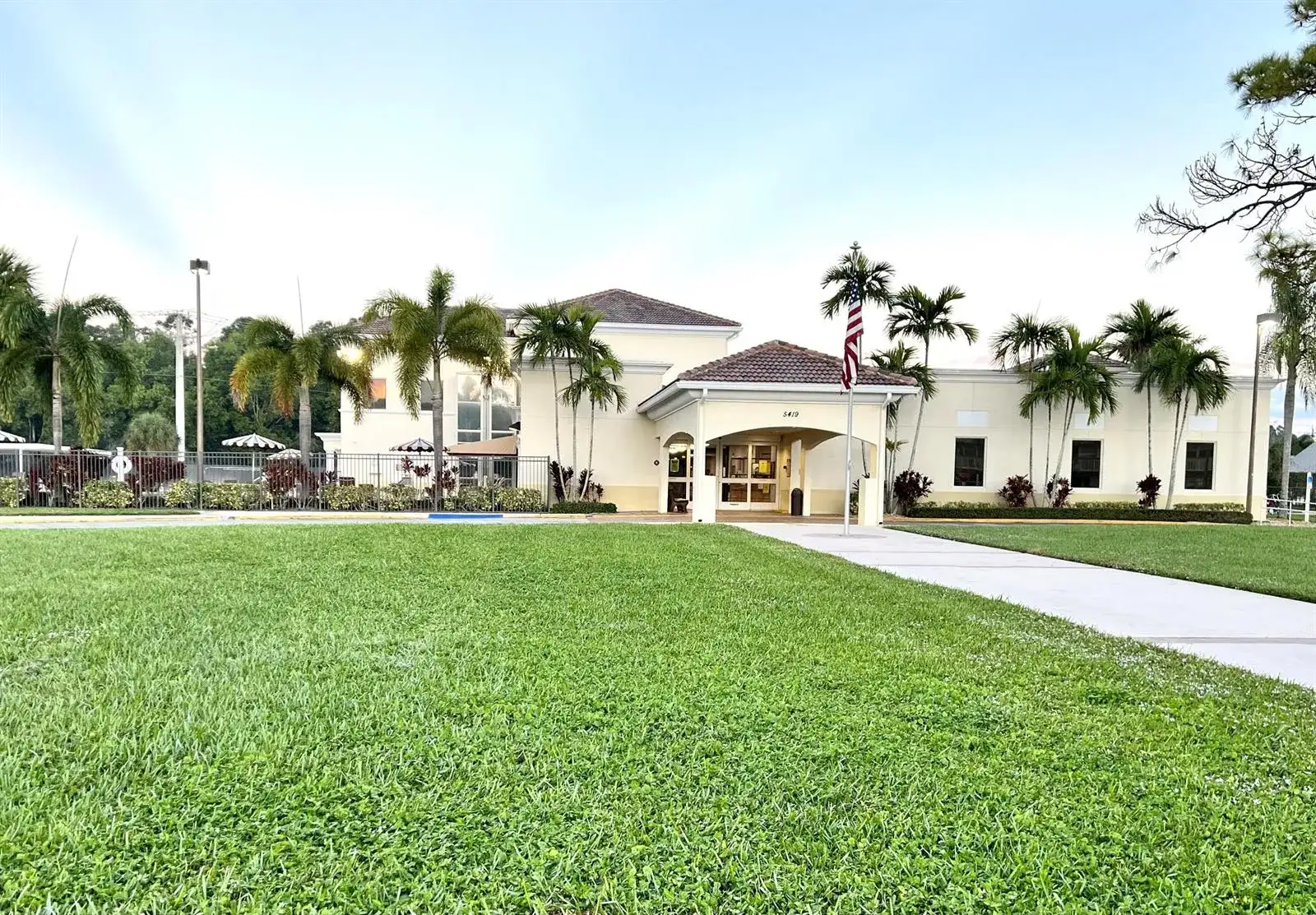 229 Dorchester J, West Palm Beach FL 33417 photo 4
