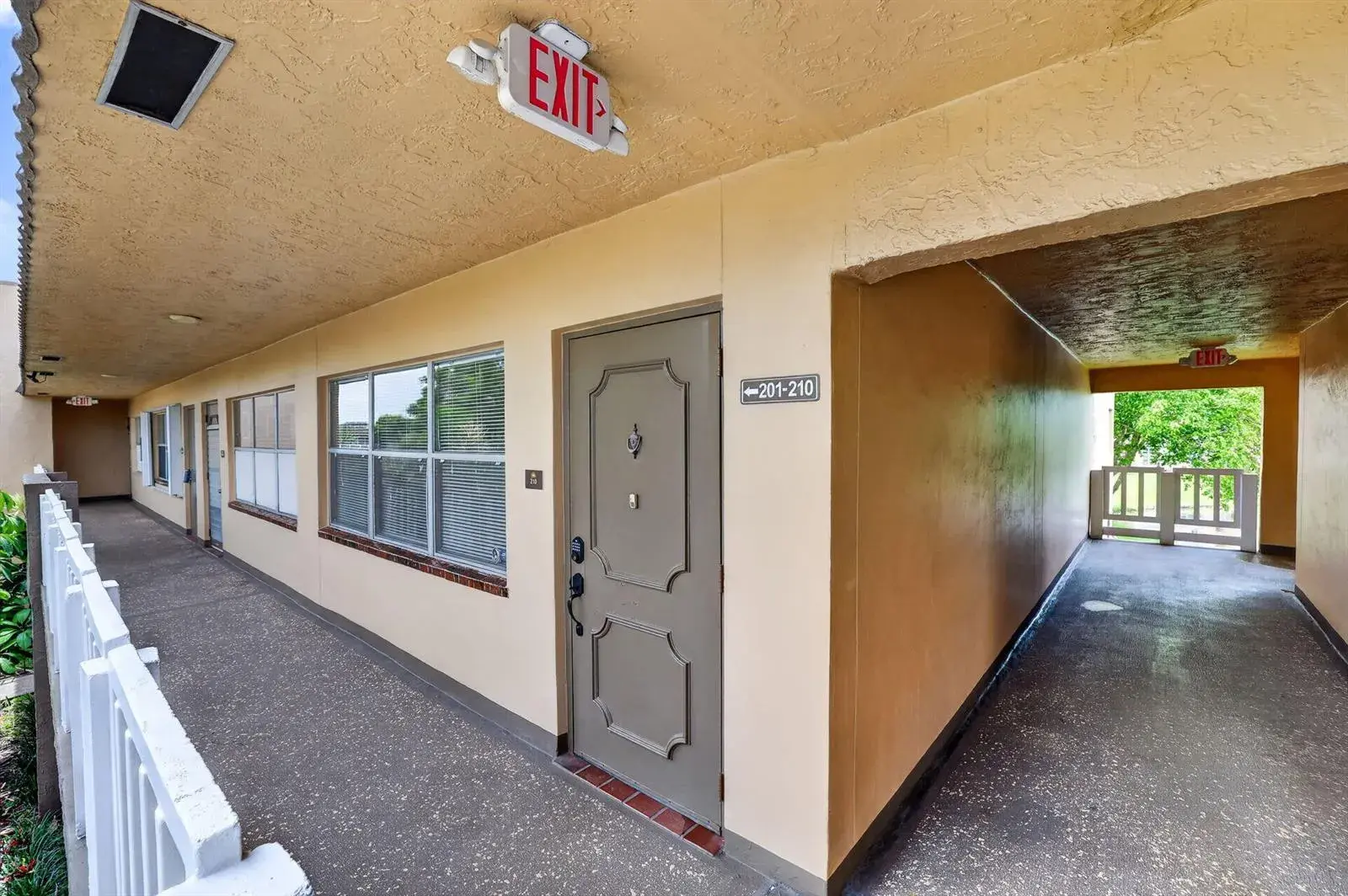 9141 Sunrise Lakes Boulevard # 210, Sunrise FL 33322
