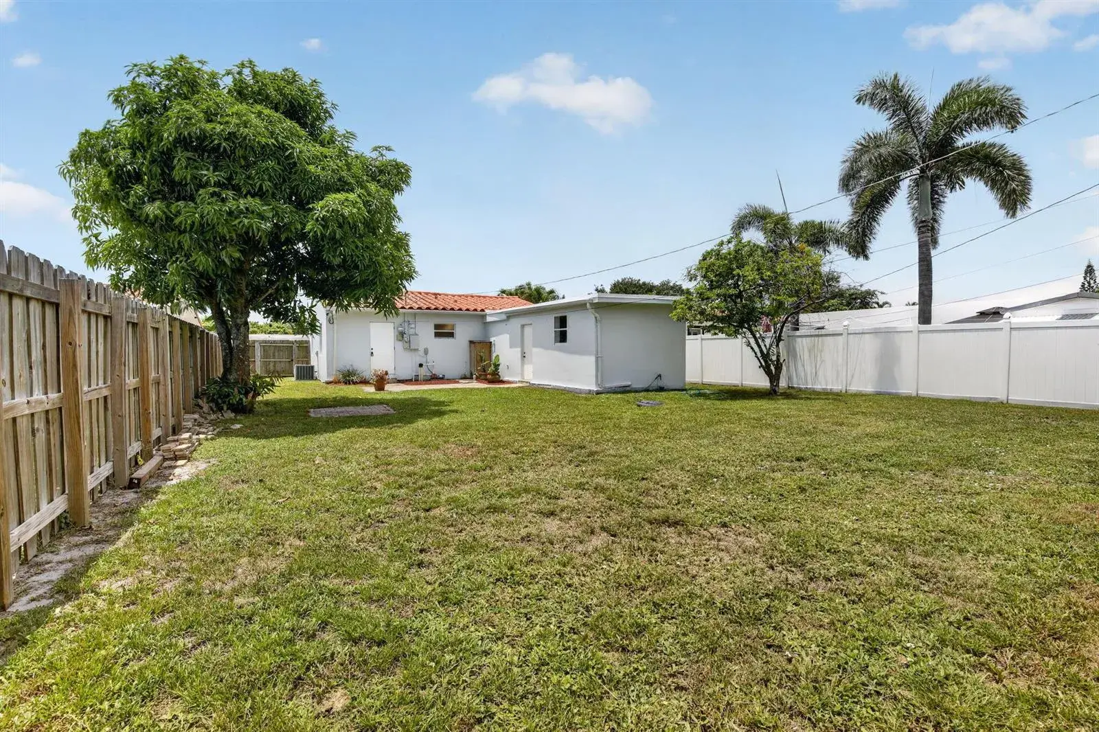 2427 Harding Street, Hollywood FL 33020
