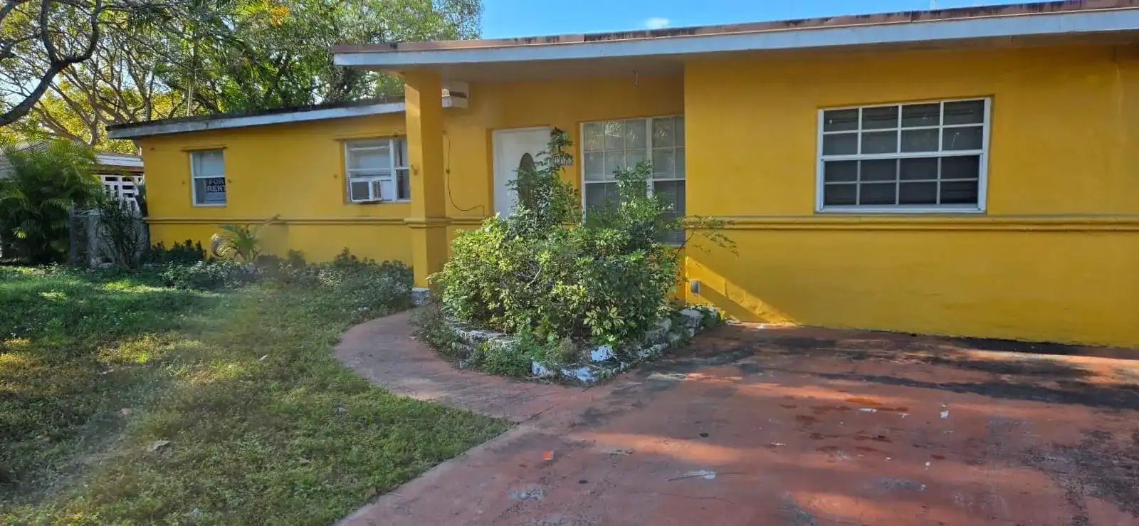 112 Newton Road, West Park FL 33023