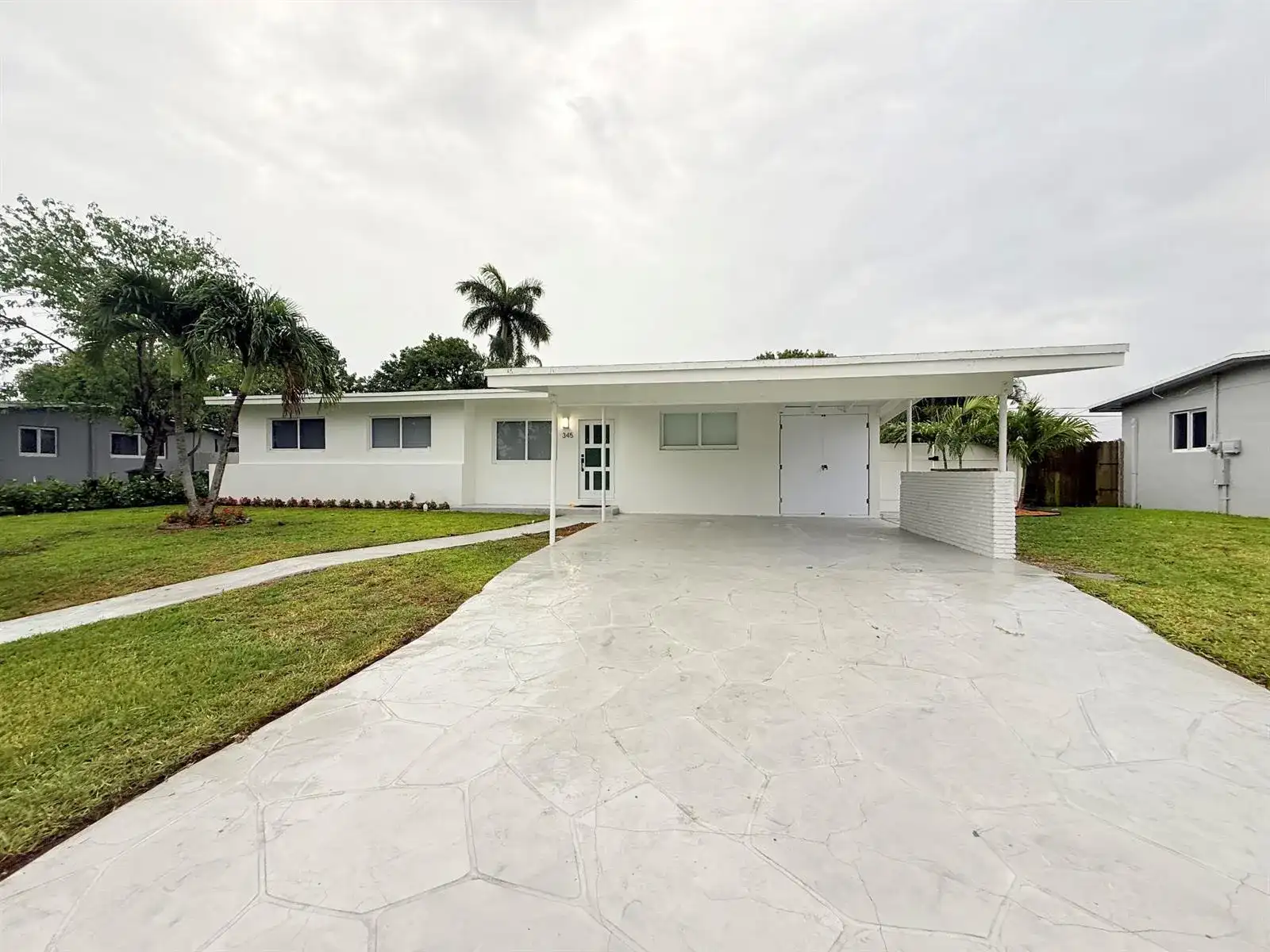 345 Pinehurst Road, Palm Springs FL 33461