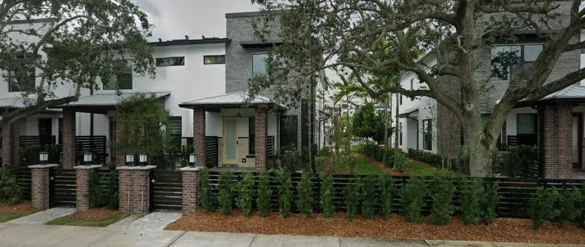 8345 NW 7th Place, Plantation FL 33324