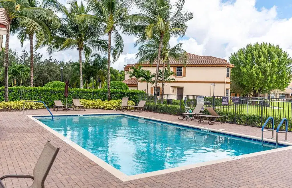 10283 Wellington Parc Drive, Wellington FL 33449 photo 3