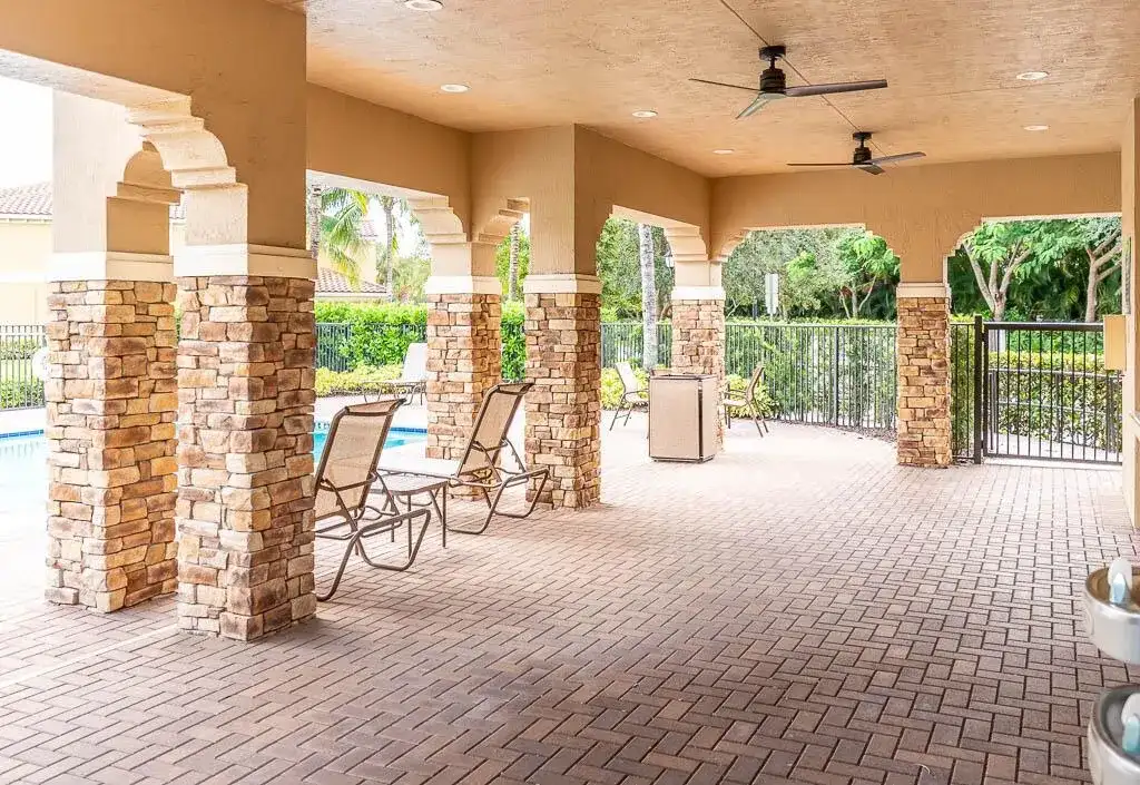 10283 Wellington Parc Drive, Wellington FL 33449 photo 4