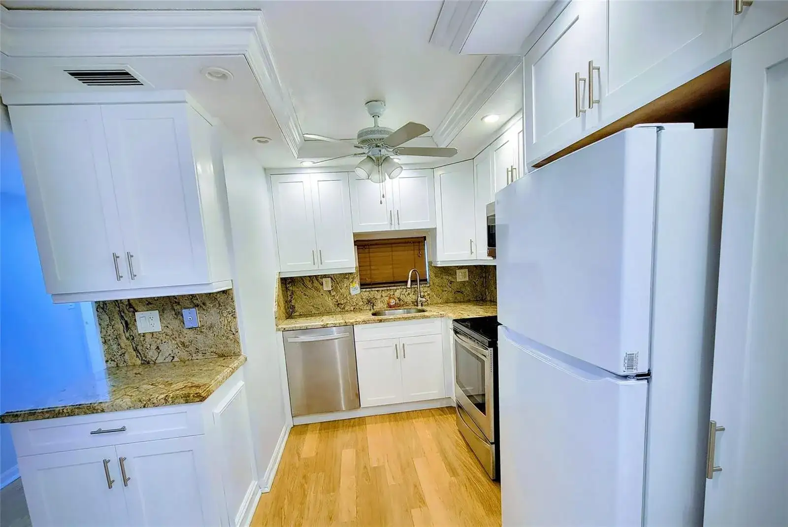 9411 N Hollybrook Lake Drive # 209, Pembroke Pines FL 33025 photo 2