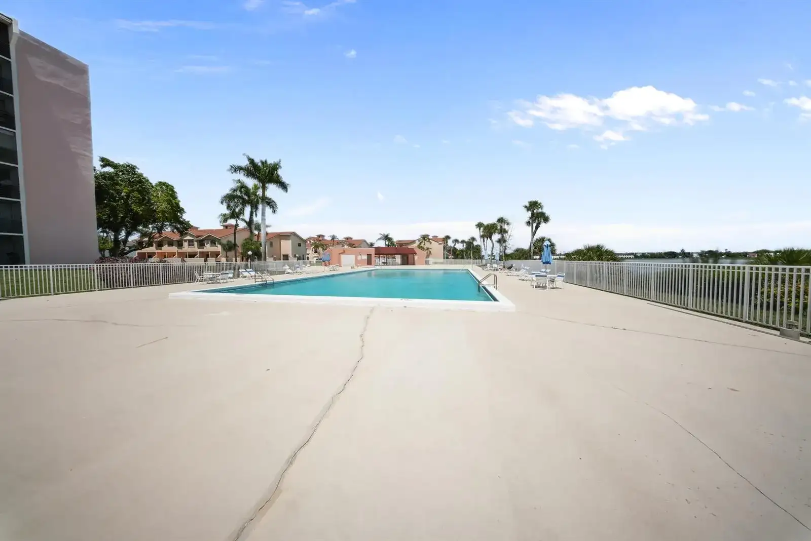 20860 San Simeon Way # 6, Miami FL 33179 photo 4