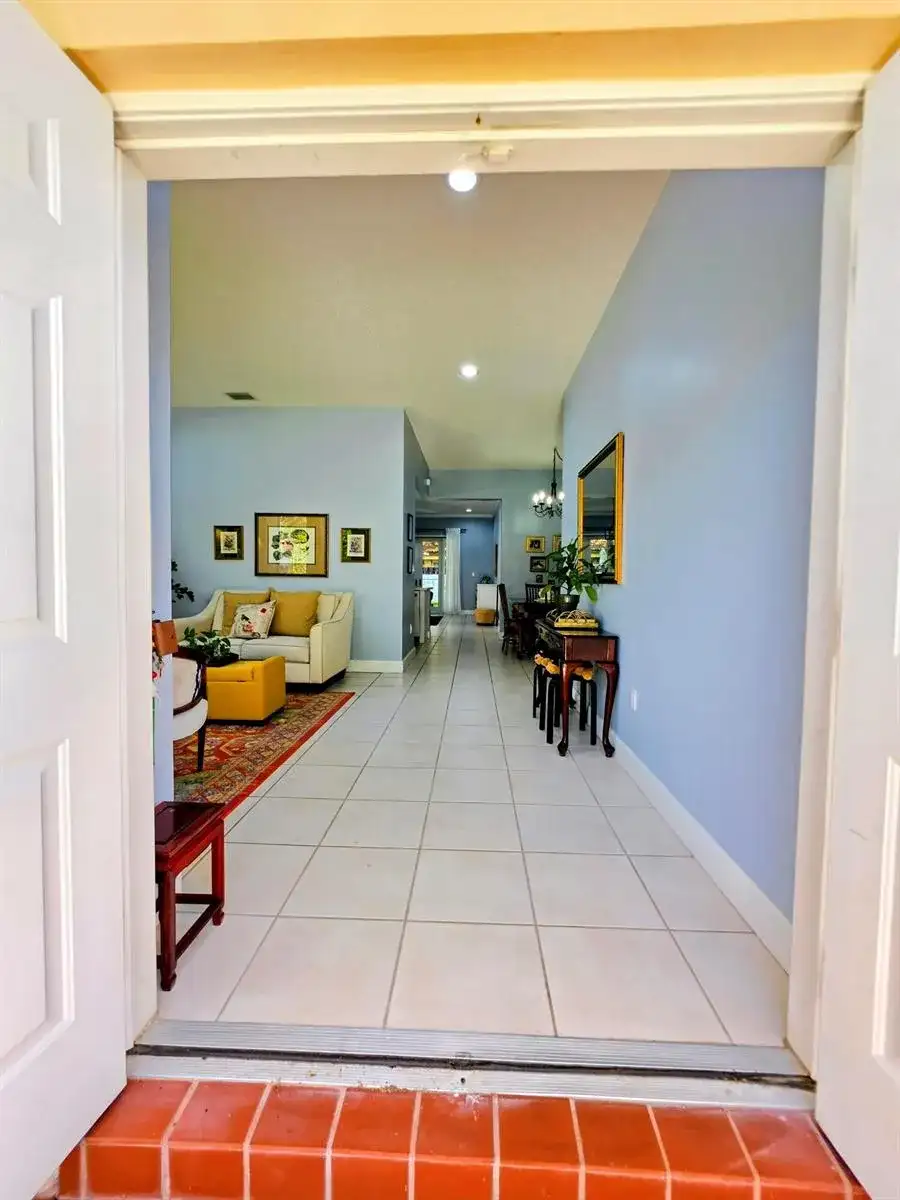 14013 N Cypress Cove Circle, Davie FL 33325 photo 4