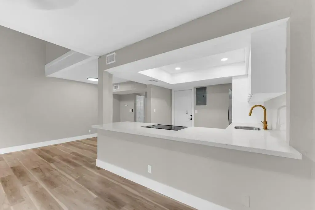 4281 NW 76th Avenue, Davie FL 33328
