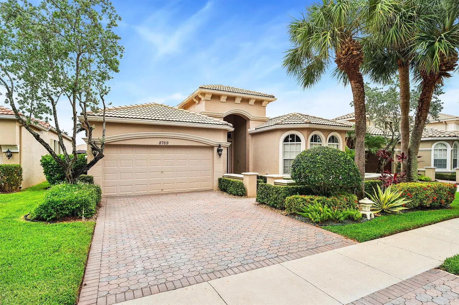 8769 Via Grande E, Wellington FL 33411
