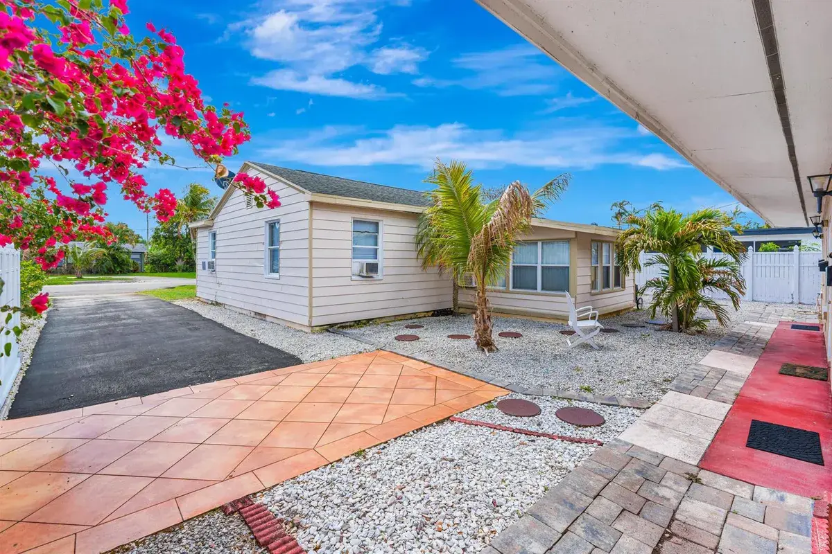 505 Foresteria Drive, Lake Park FL 33403