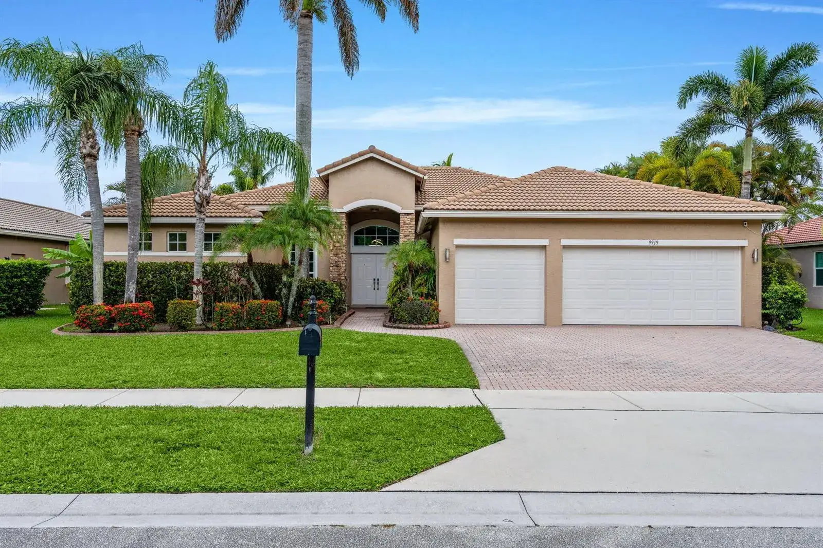 9919 Royal Cardigan Way, West Palm Beach FL 33411