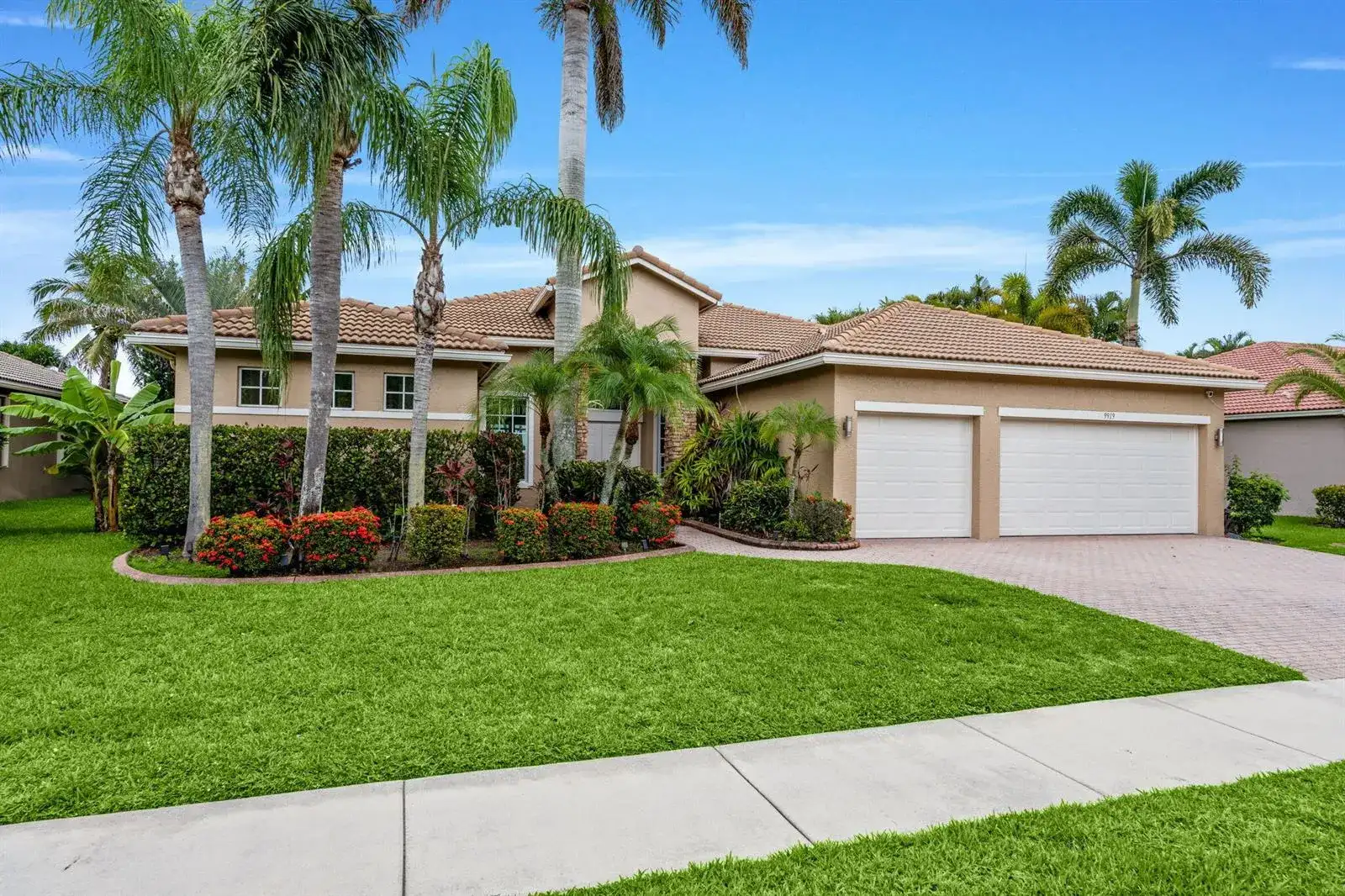 9919 Royal Cardigan Way, West Palm Beach FL 33411 photo 2